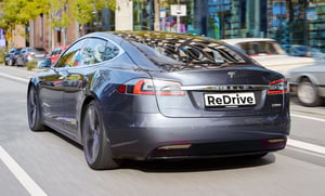 Tesla Model S 9x16 city-1